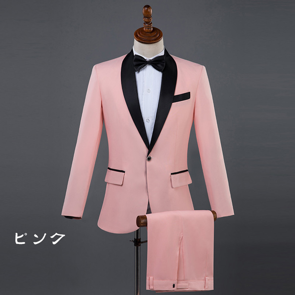 ピンクのスーツ
